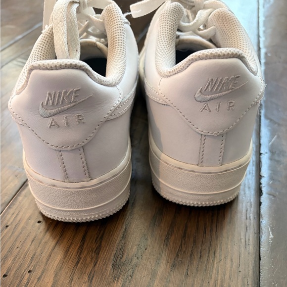 Nike Kids Air Force 1 White Sneakers size 6y used great condition - Picture 8 of 10